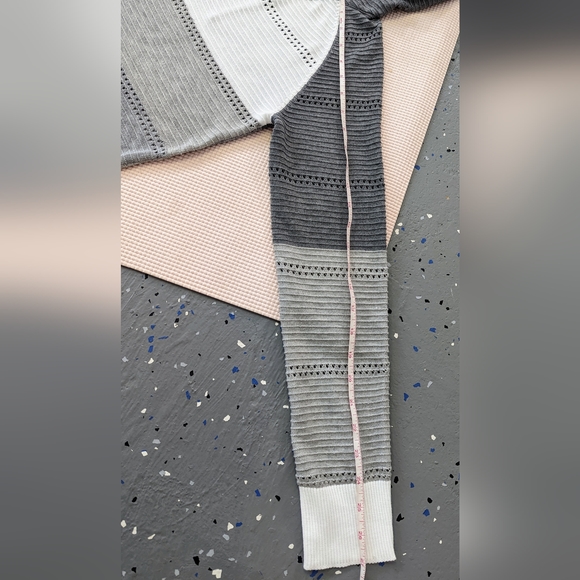 Long Sleeve Drawstring Sweatshirts - Picture 5 of 6